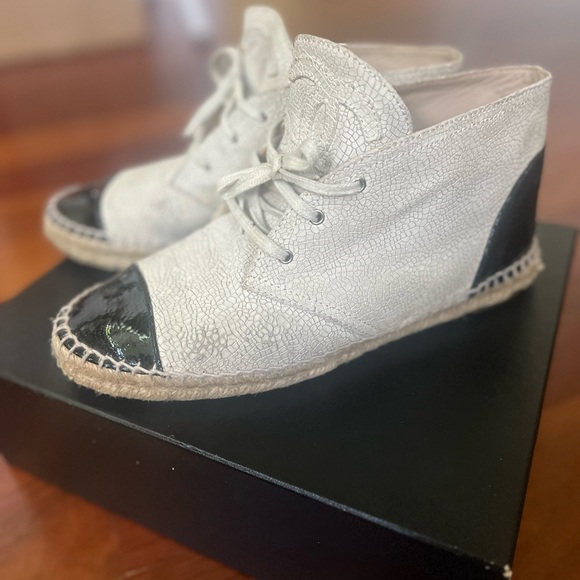 Chanel high top espadrilles two-tone, black and cream - Picture 4 of 9